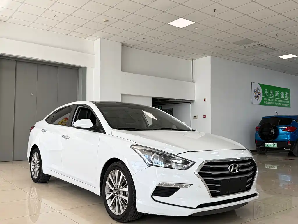 Hyundai Mistra 2019 1.8L AT GLS V