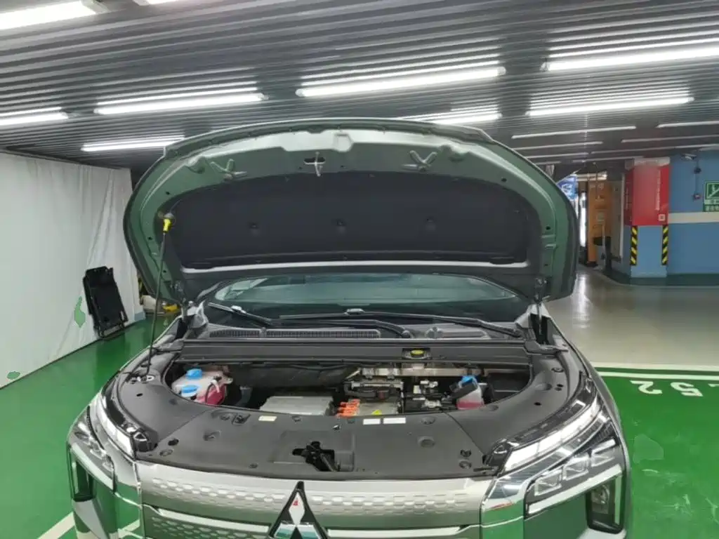 Mitsubishi AIRTREK — миниатюра 20