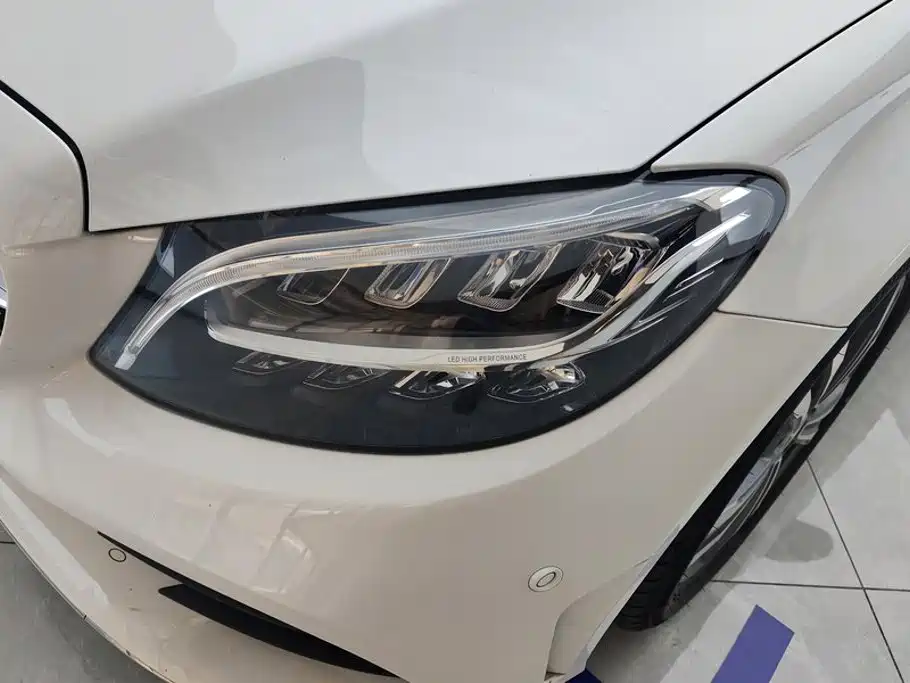 Mercedes-Benz C-Class — миниатюра 5