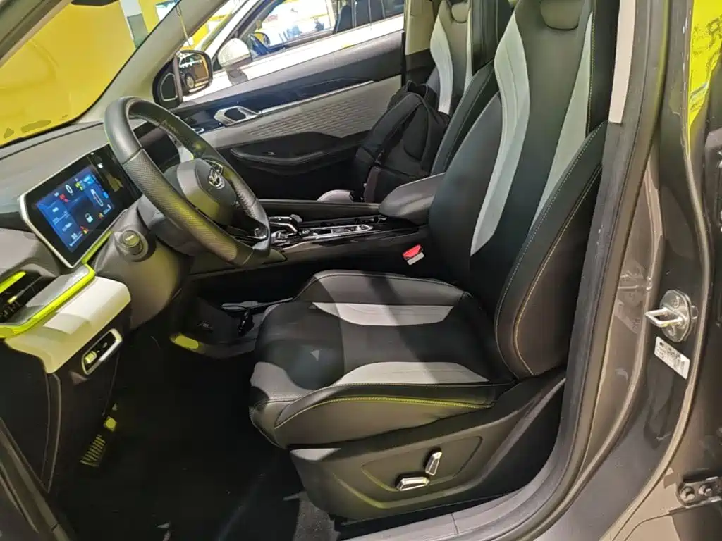 Geely Binyue — миниатюра 15
