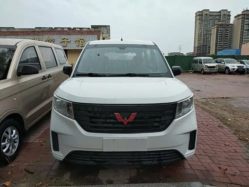 Wuling Hongguang PLUS — миниатюра 3