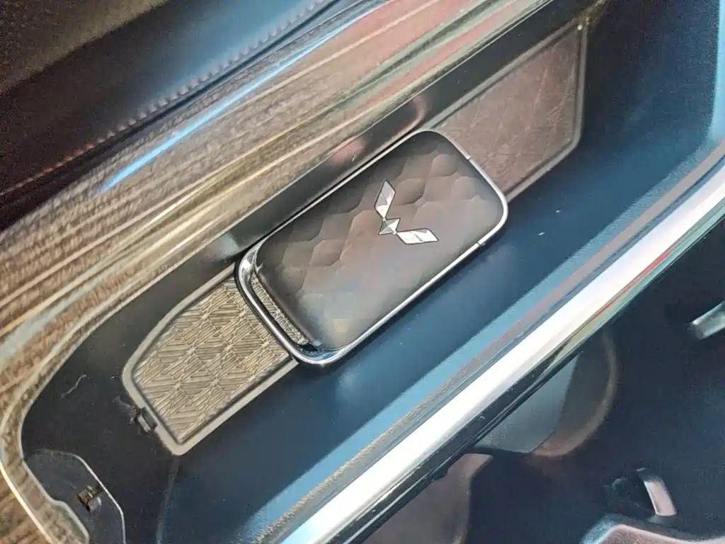 Wuling Jiachen — миниатюра 9