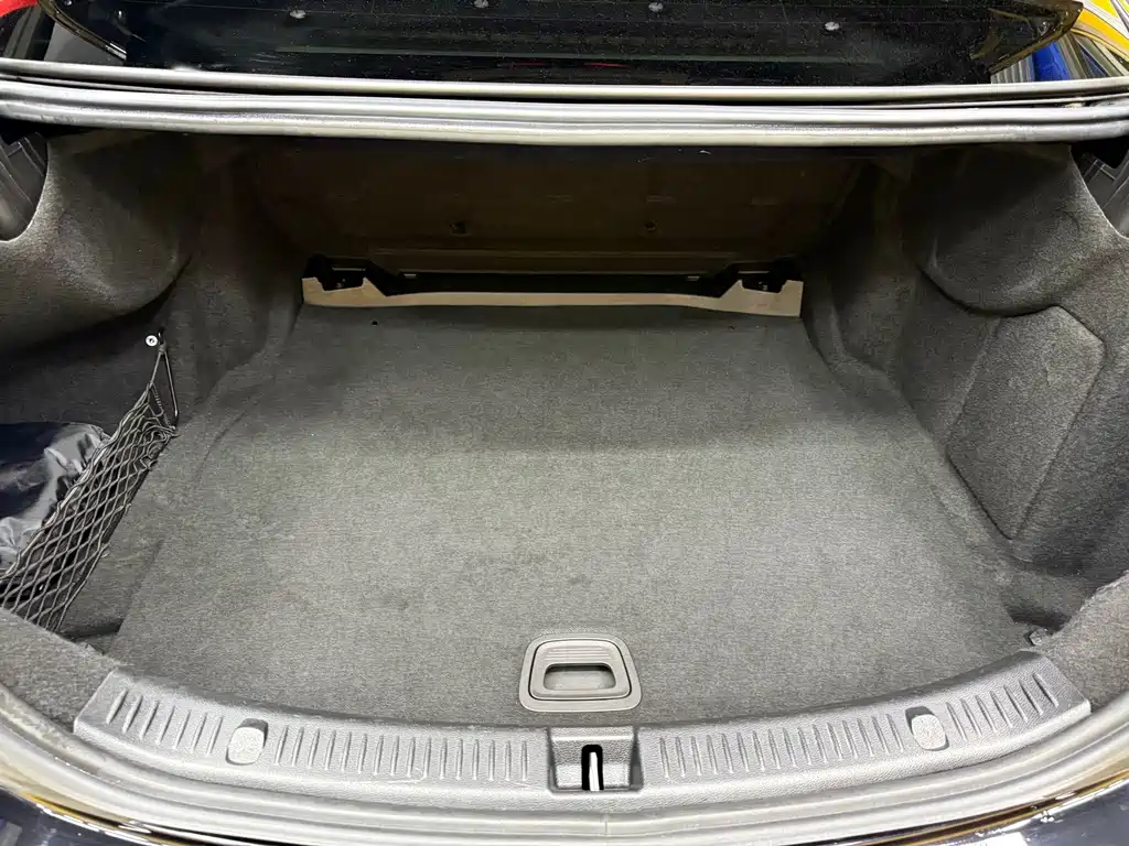 Mercedes-Benz E-Class — миниатюра 25