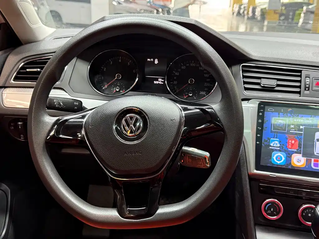 Volkswagen Lamando — миниатюра 14