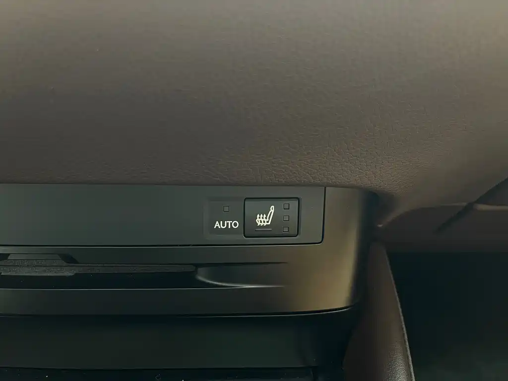 Lexus ES — миниатюра 17