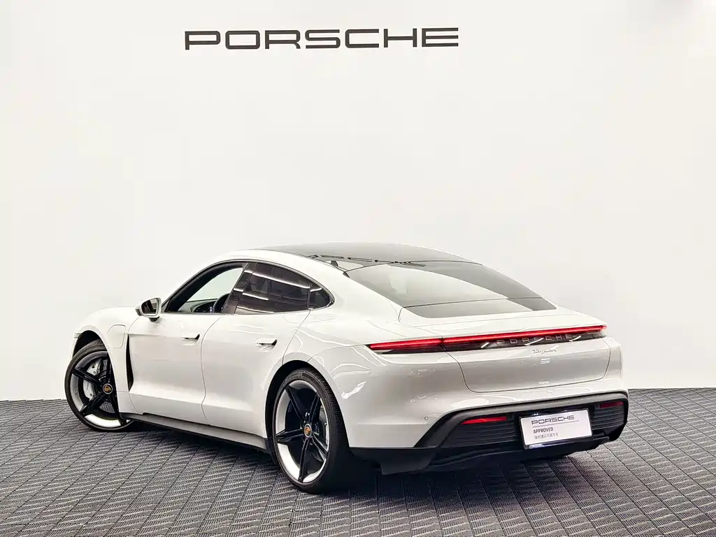 Porsche Taycan — миниатюра 5