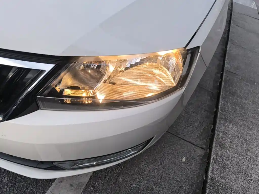 Skoda Rapid Spaceback — миниатюра 24