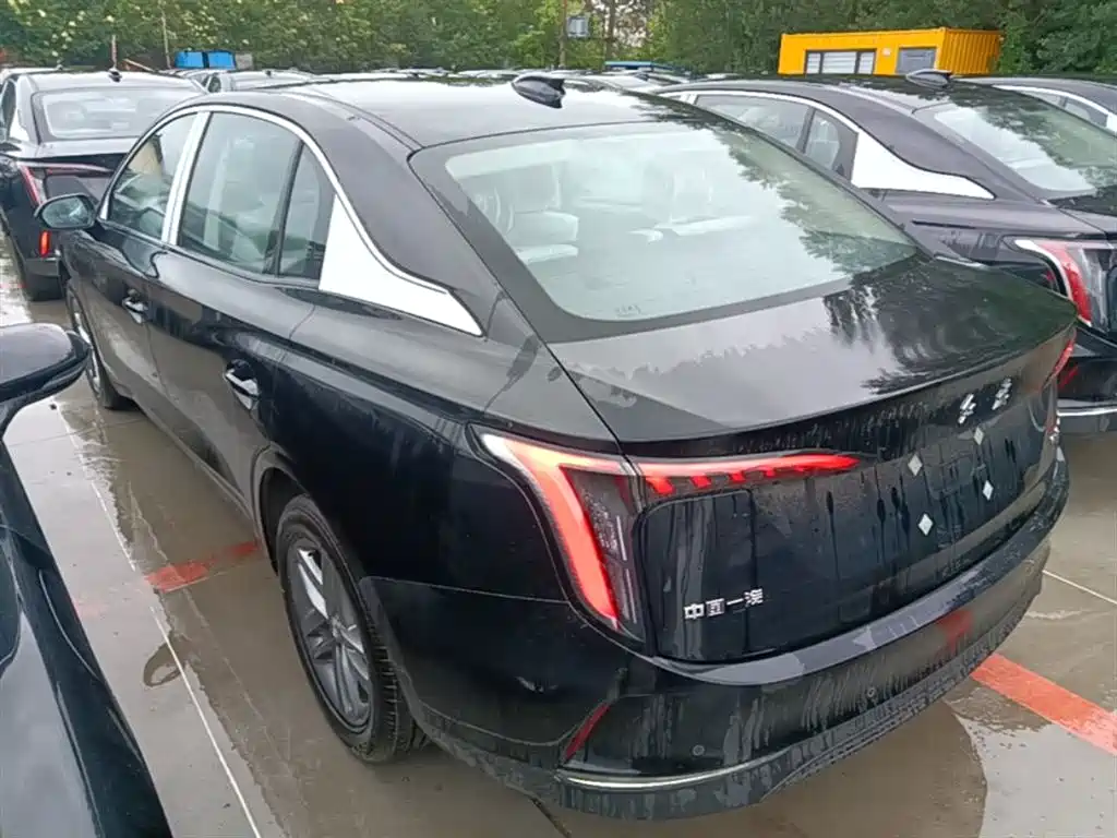 Hongqi E-QM5 2025 610km PLUS