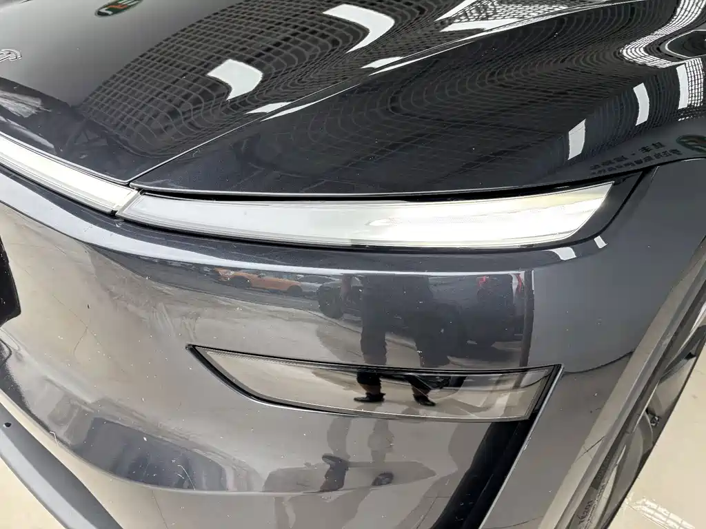 Tesla Model Y — миниатюра 7