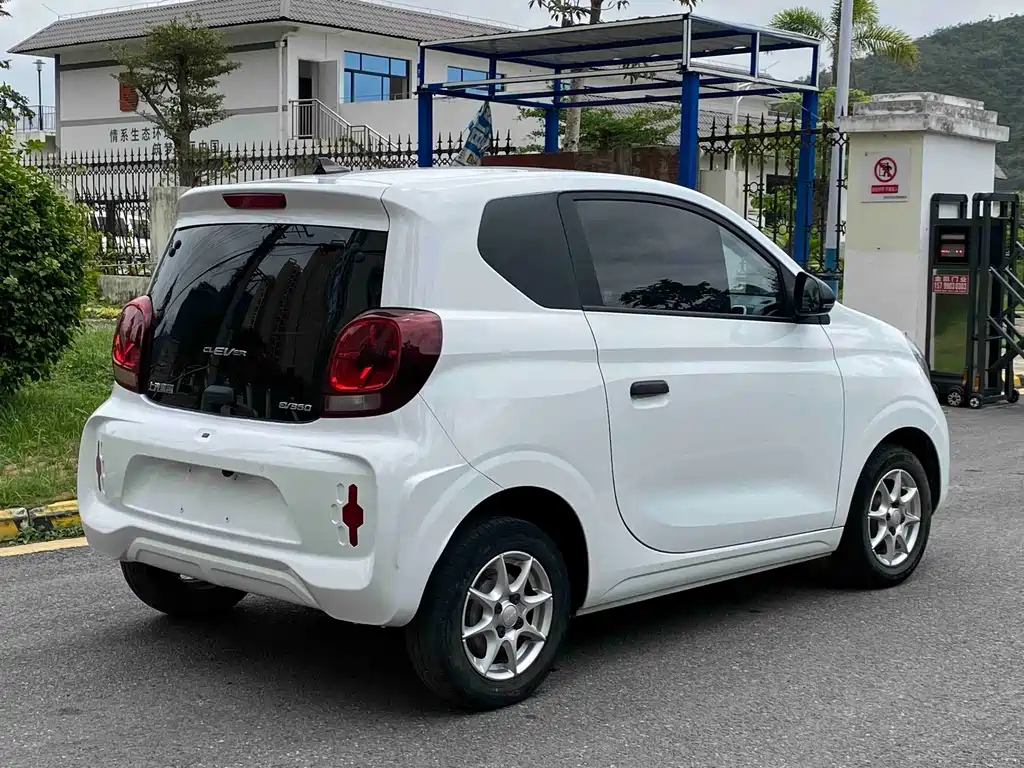 Roewe Clever — миниатюра 7