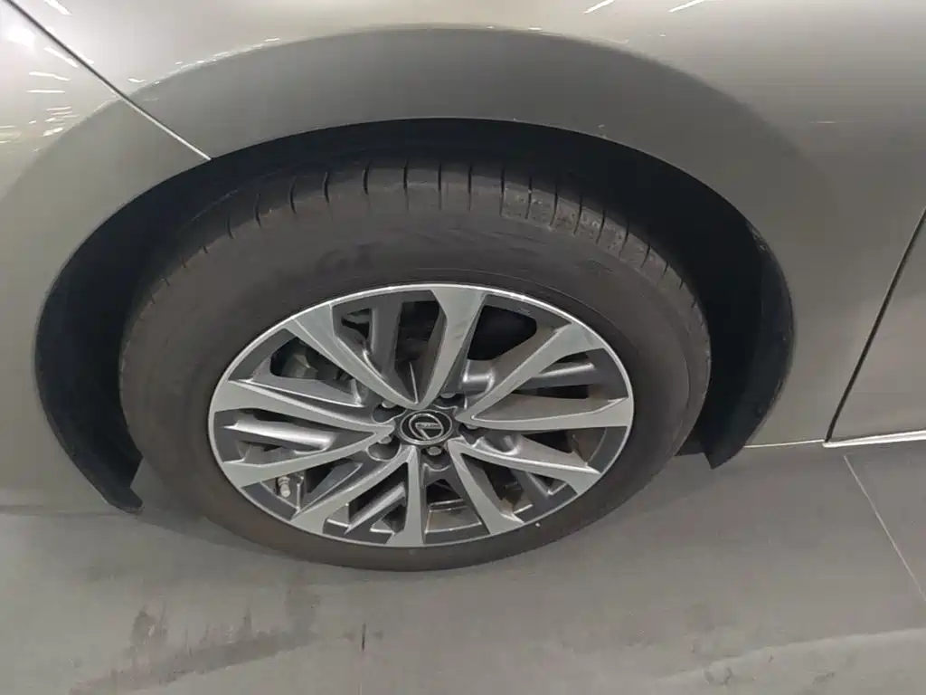 Lexus ES — миниатюра 25