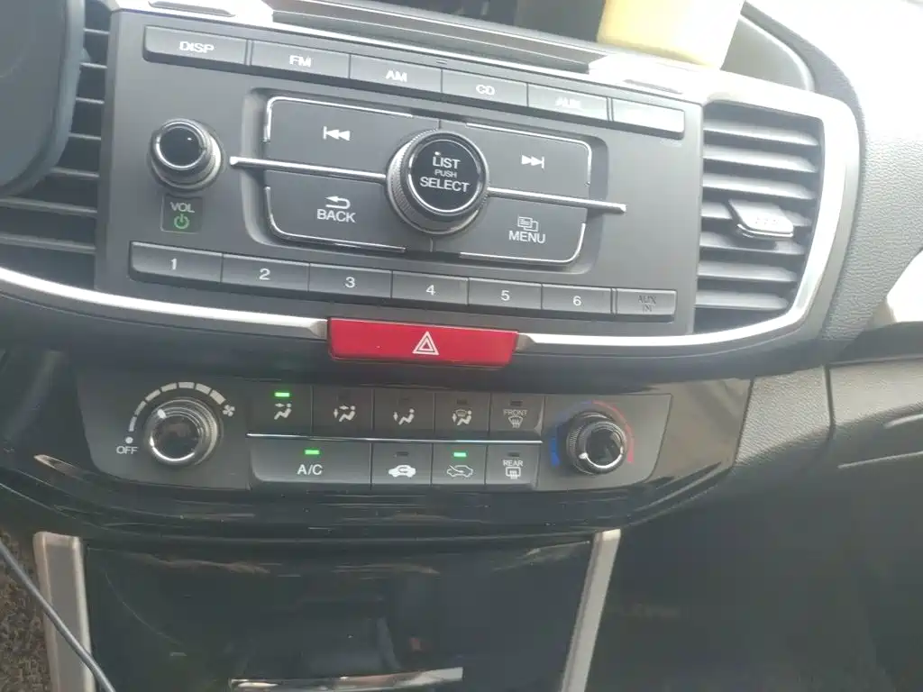 Honda Accord — миниатюра 9