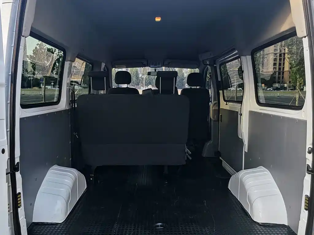 MAXUS V80 — миниатюра 10