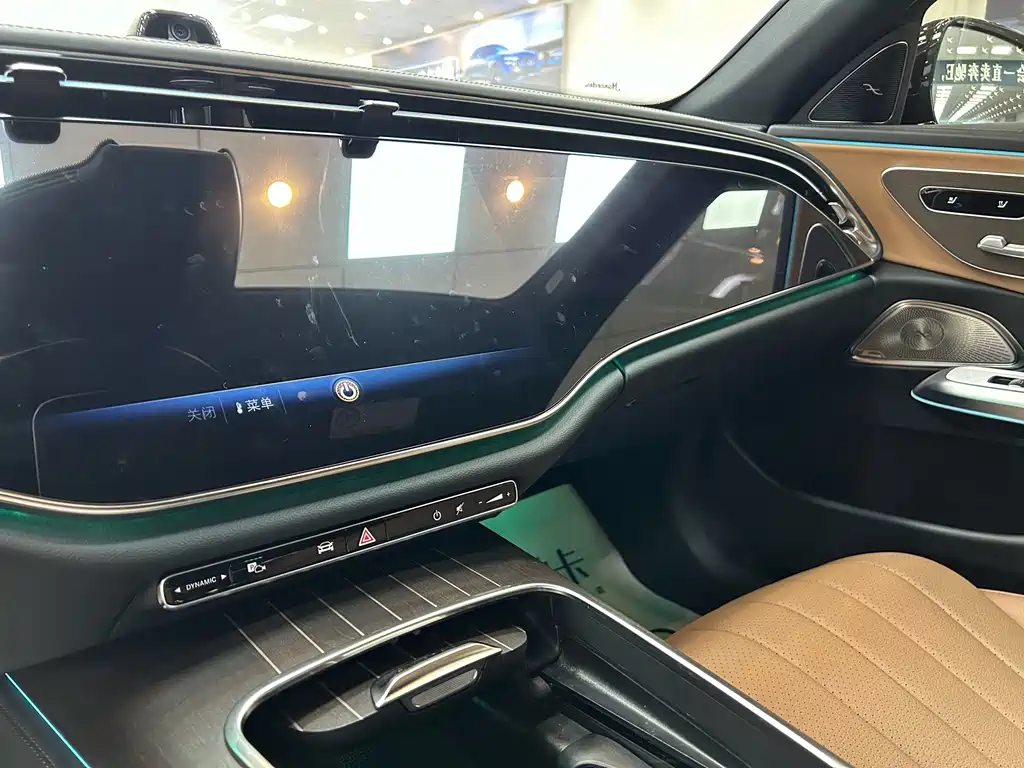 Mercedes-Benz E-Class — миниатюра 7