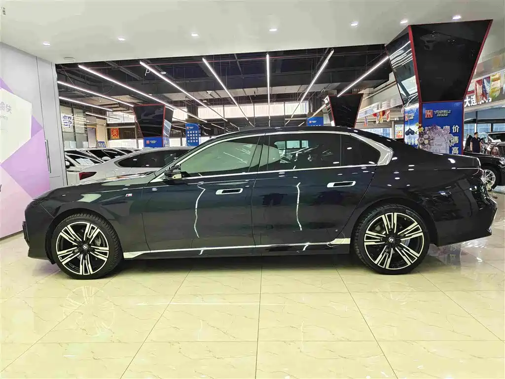 BMW 7 Series 7 2023 740Li Lead M Sport