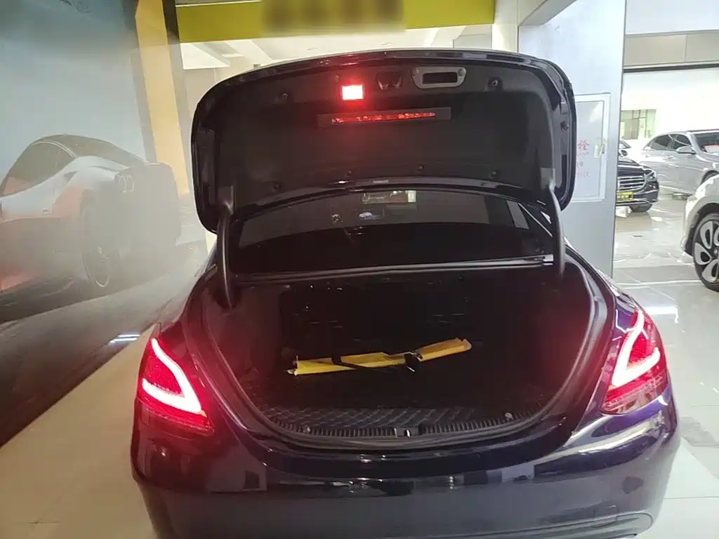Mercedes-Benz C-Class — миниатюра 19