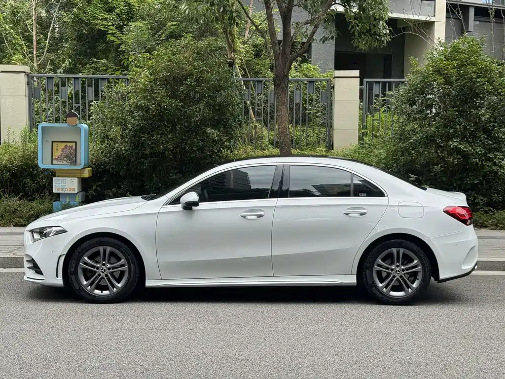 Mercedes-Benz A-Class — миниатюра 3