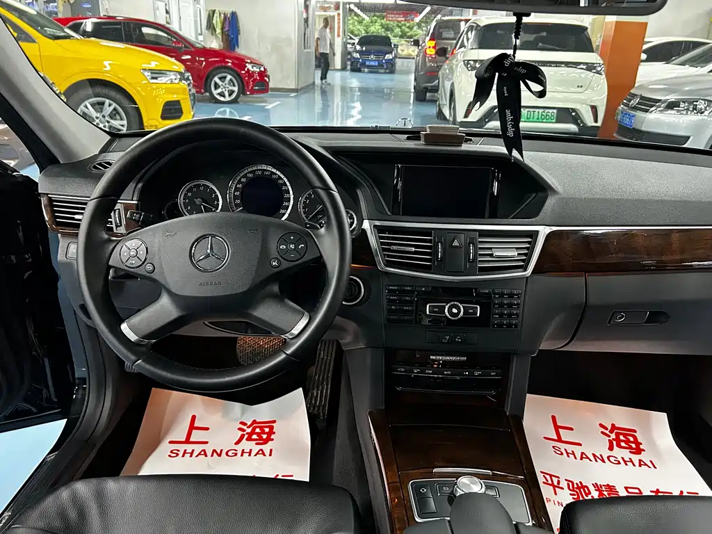 Mercedes-Benz E-Class — миниатюра 9