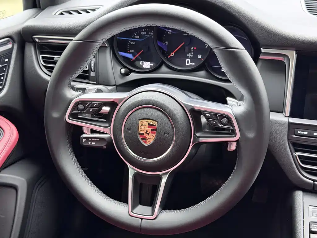 Porsche Macan — миниатюра 28