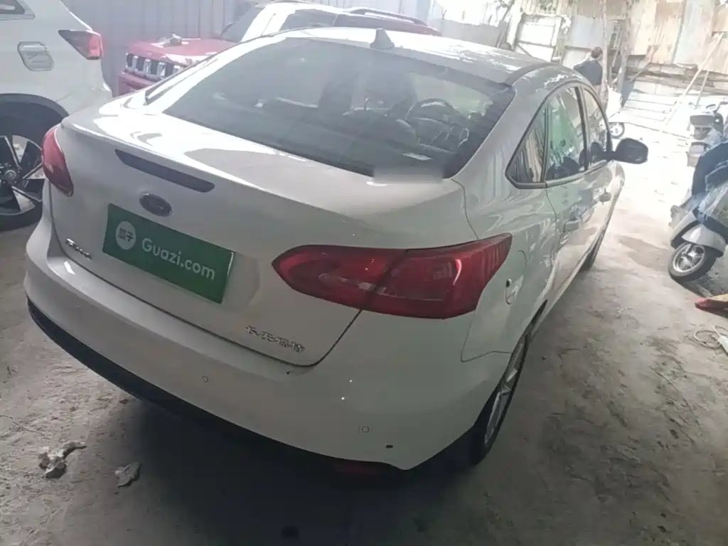 Ford Focus — миниатюра 7