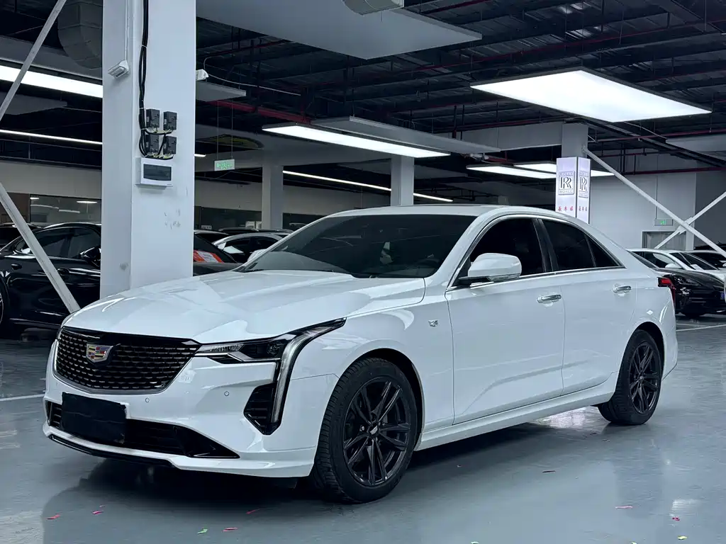 Cadillac CT4 2022