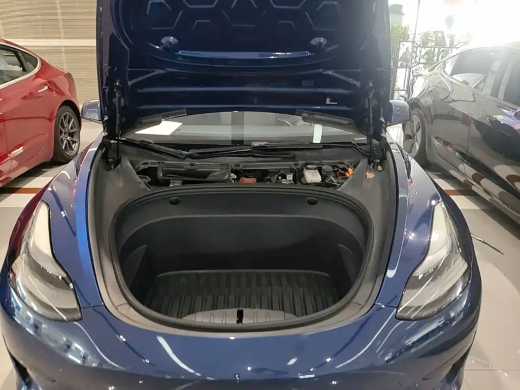 Tesla Model 3 — миниатюра 20