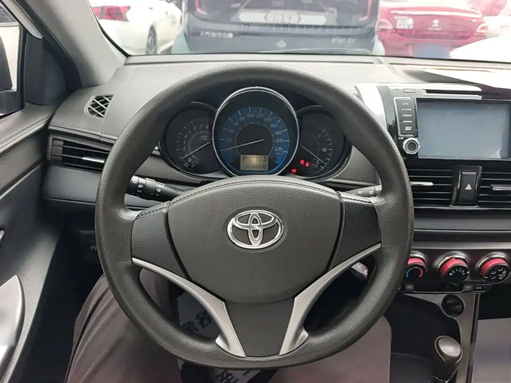 Toyota Yaris L — миниатюра 11