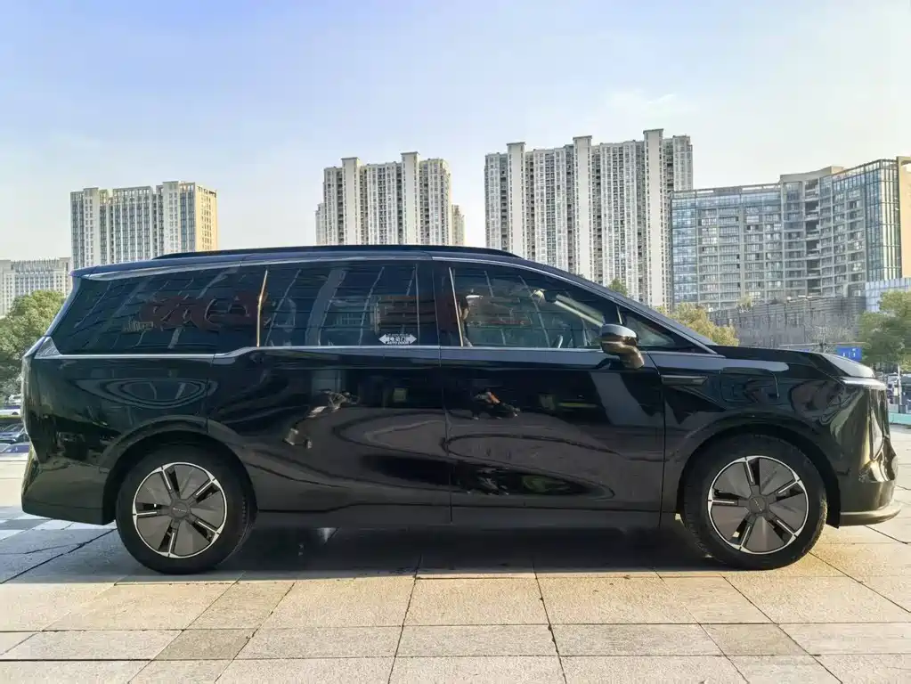 SAIC MAXUS EVERYONE 7