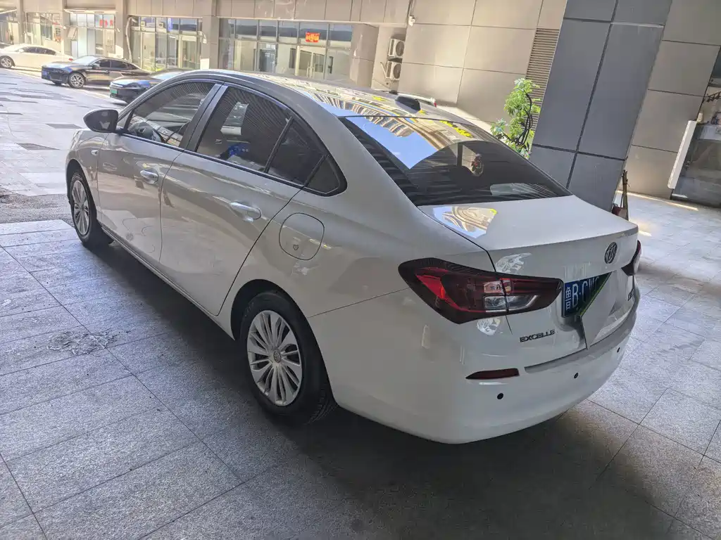 Buick Excelle — миниатюра 9