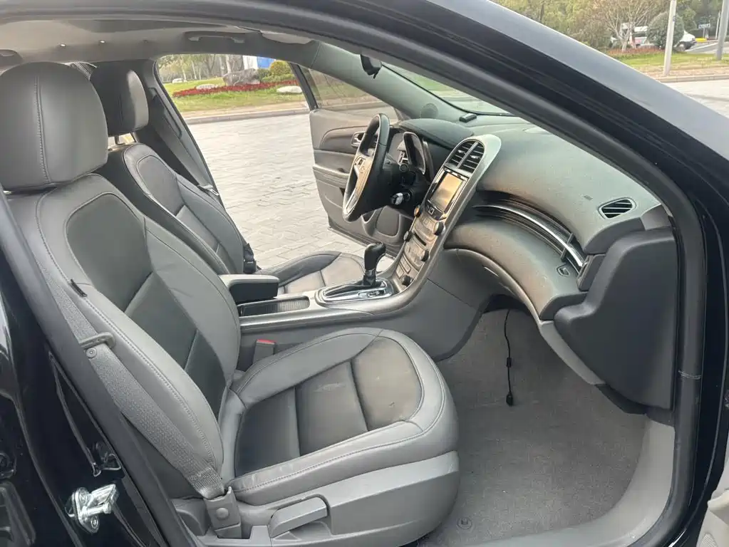 Chevrolet Malibu — миниатюра 12