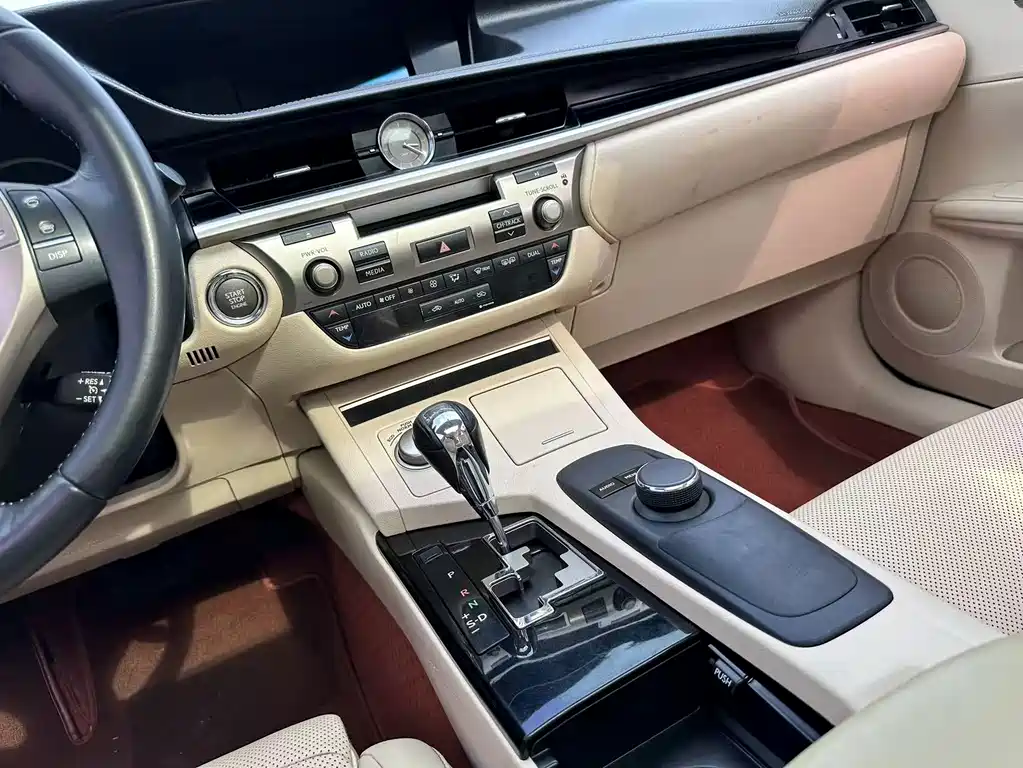 Lexus ES — миниатюра 14