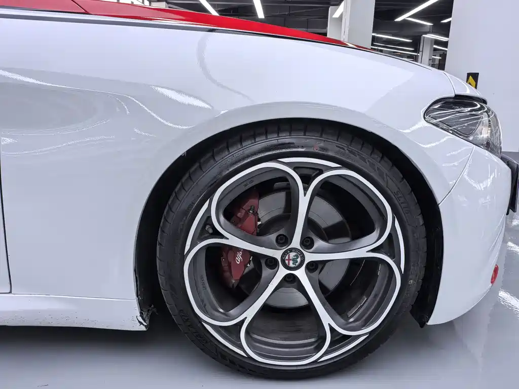 Alfa Romeo Giulia — миниатюра 19