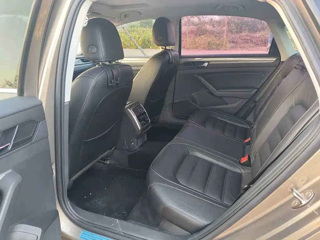Volkswagen Passat — миниатюра 8