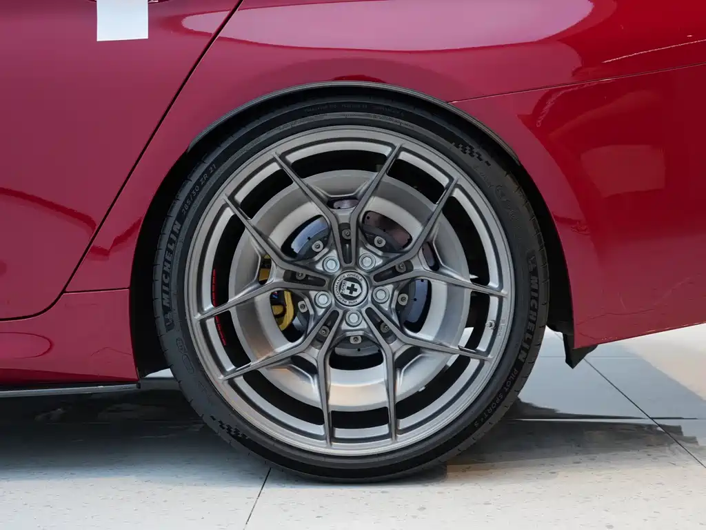 BMW M5 — миниатюра 8