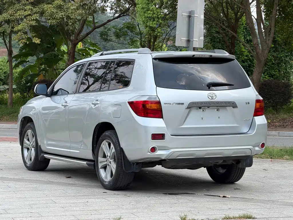 Toyota Highlander — миниатюра 10