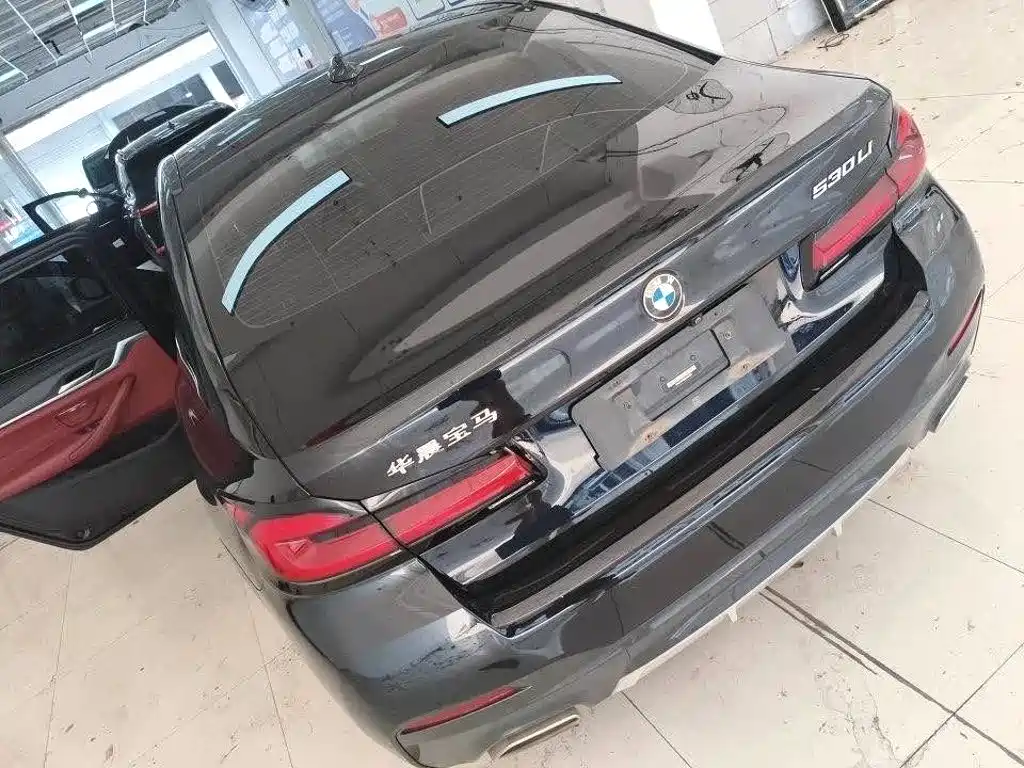 BMW 5 Series — миниатюра 7