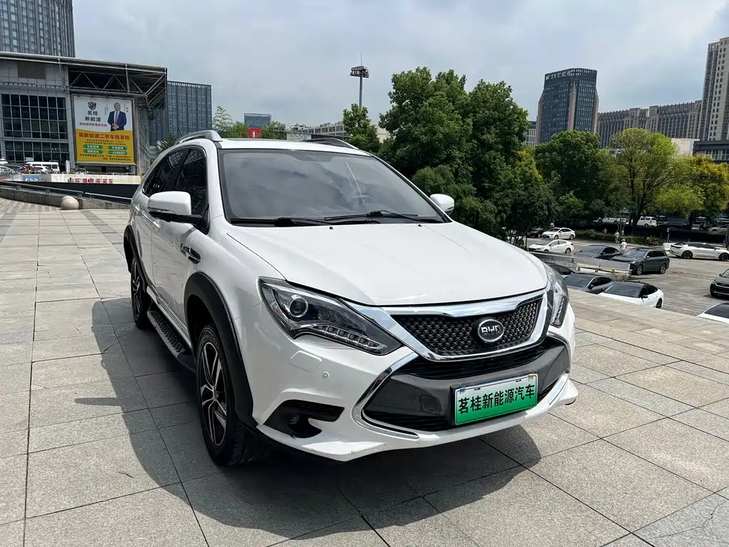 BYD Tang New Energy — миниатюра 2