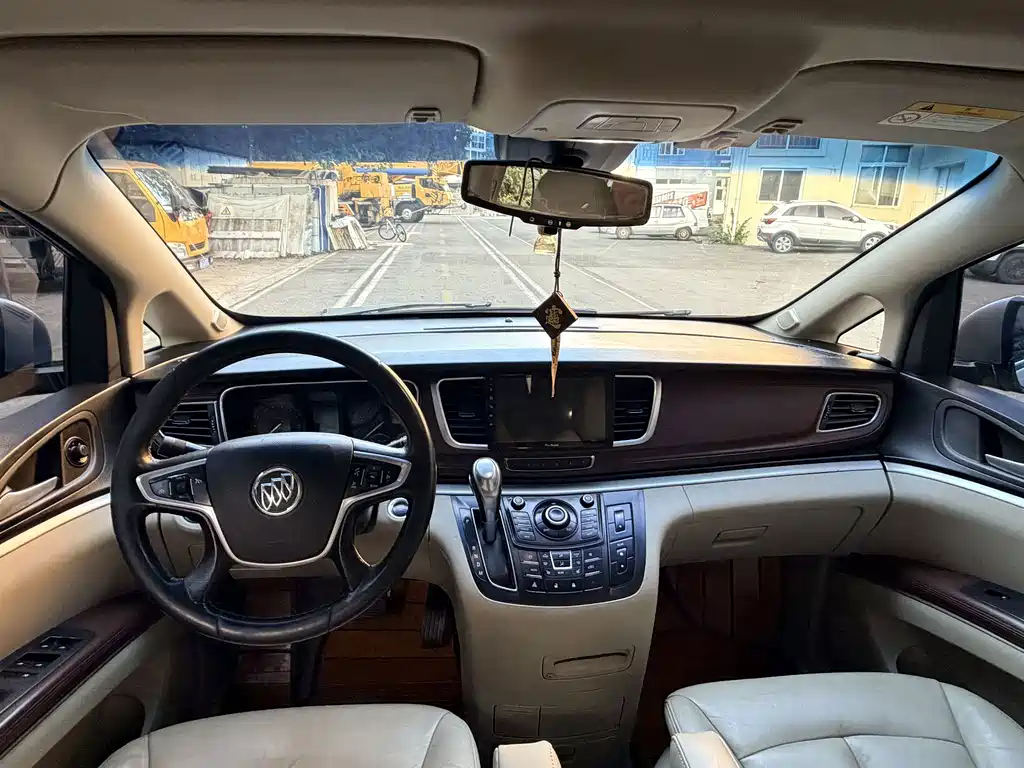 Buick GL8 — миниатюра 9