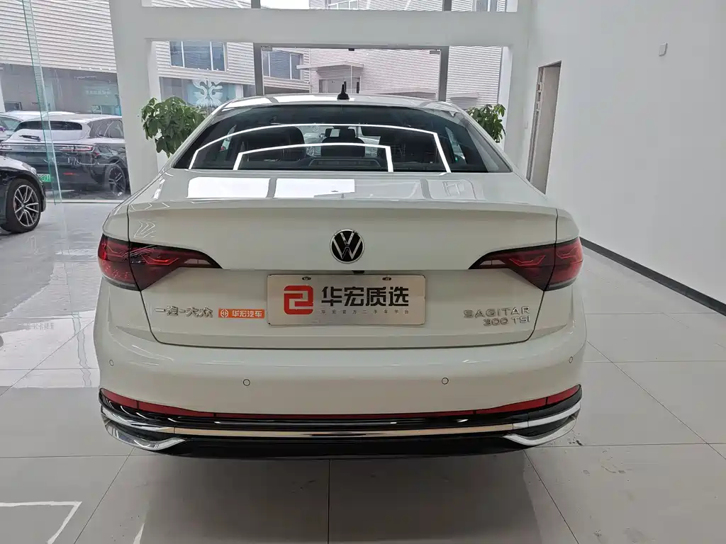 VOLKSWAGEN SAGITAR