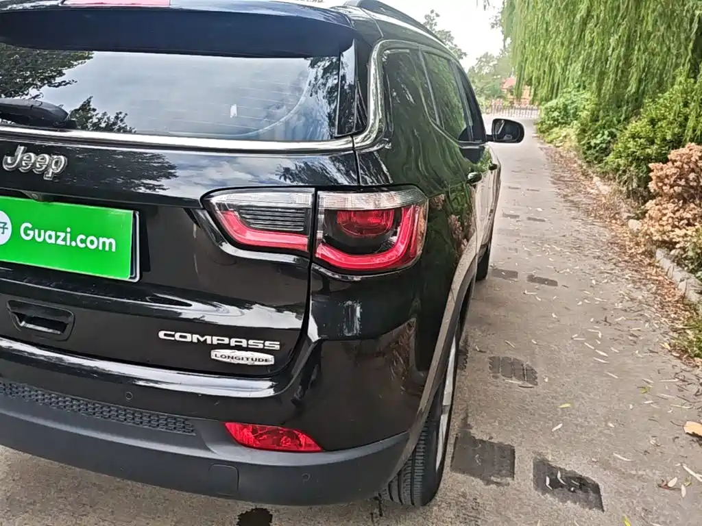 Jeep Compass — миниатюра 8