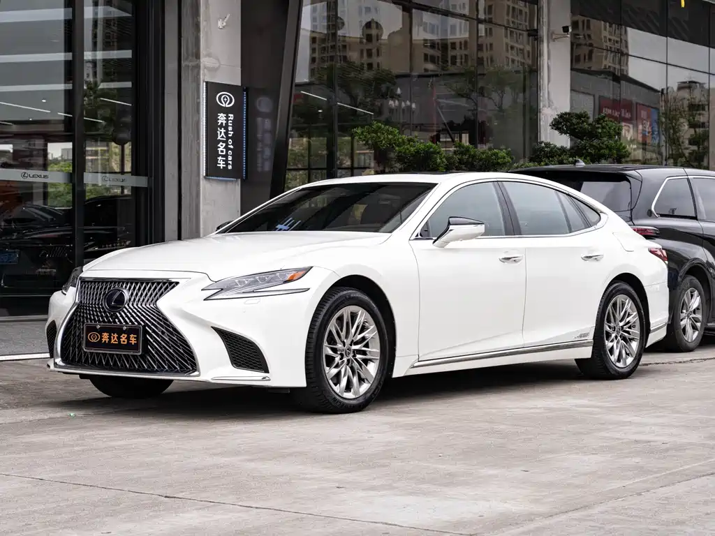 Lexus LS