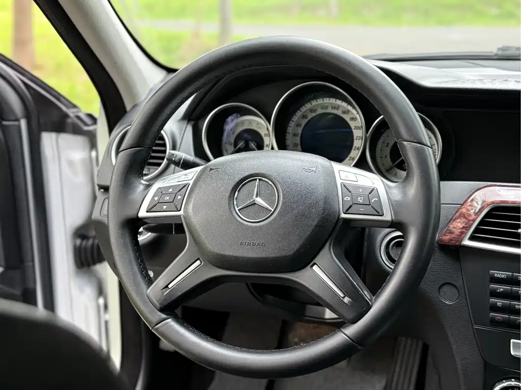 Mercedes-Benz C-Class C 2010 C 200 CGI