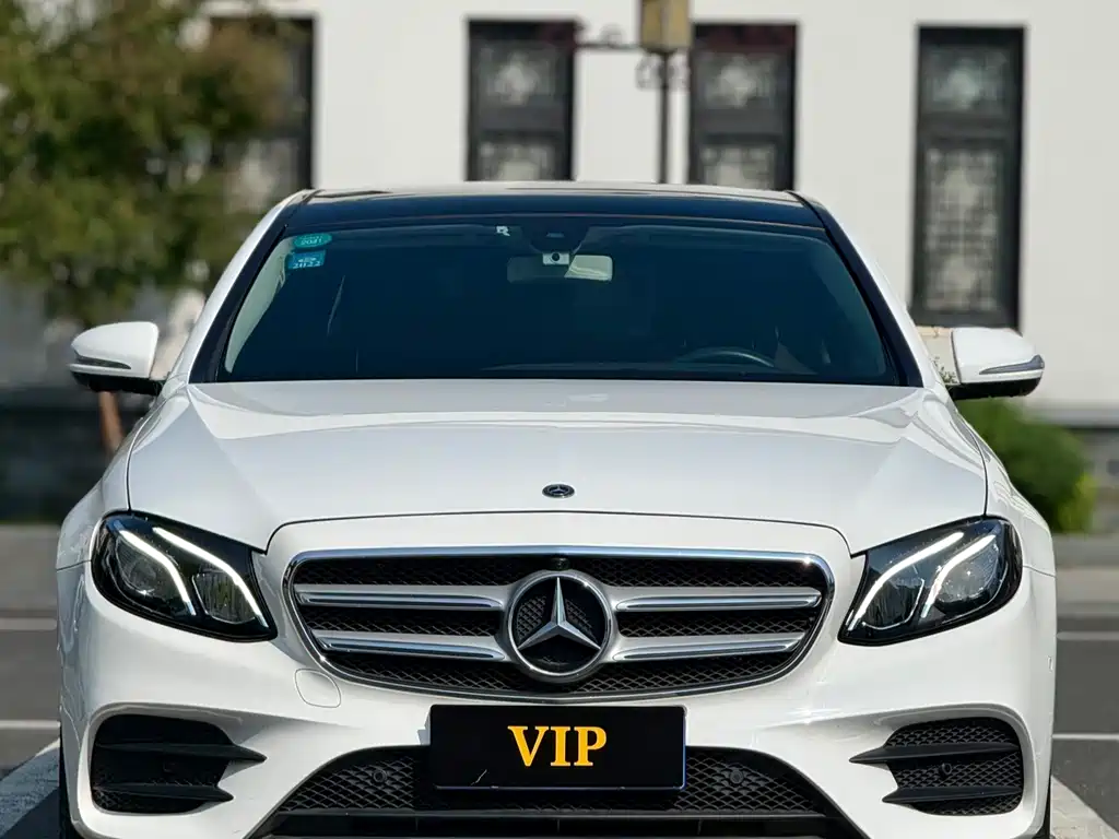 Mercedes-Benz E-Class — миниатюра 2