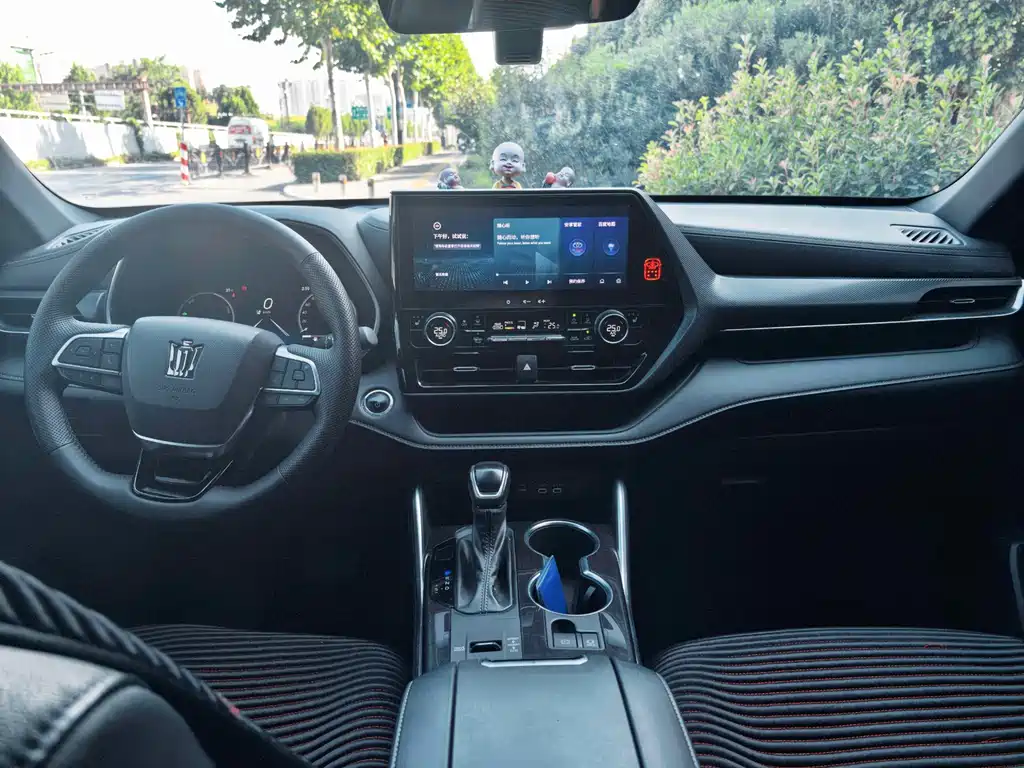 Toyota Crown Kluger — миниатюра 7