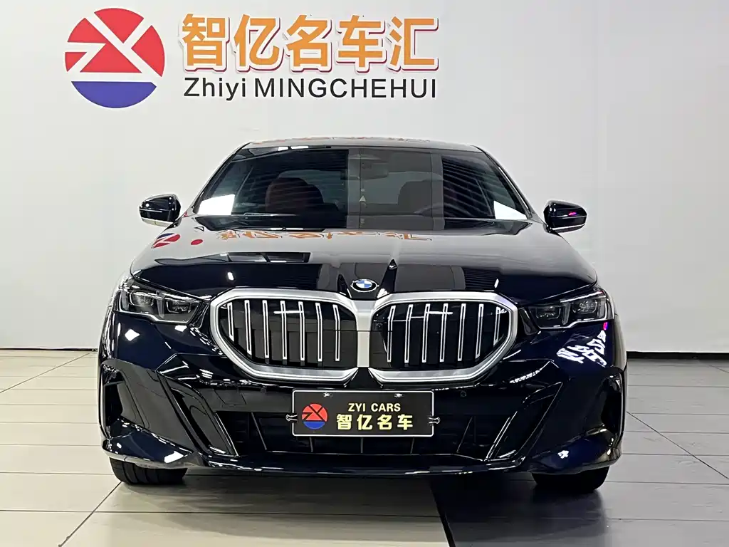 BMW 5 Series — миниатюра 2