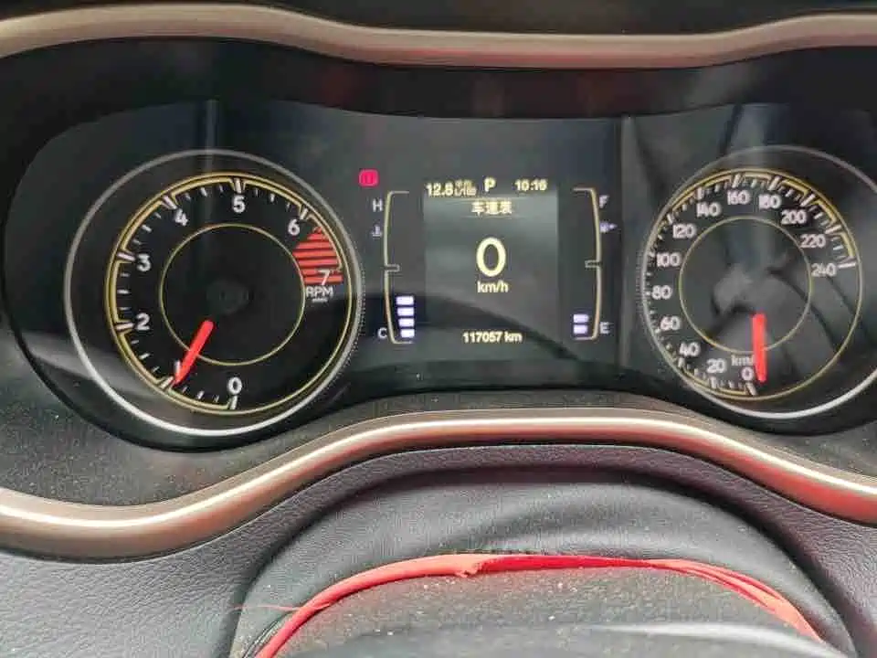Jeep Cherokee — миниатюра 5