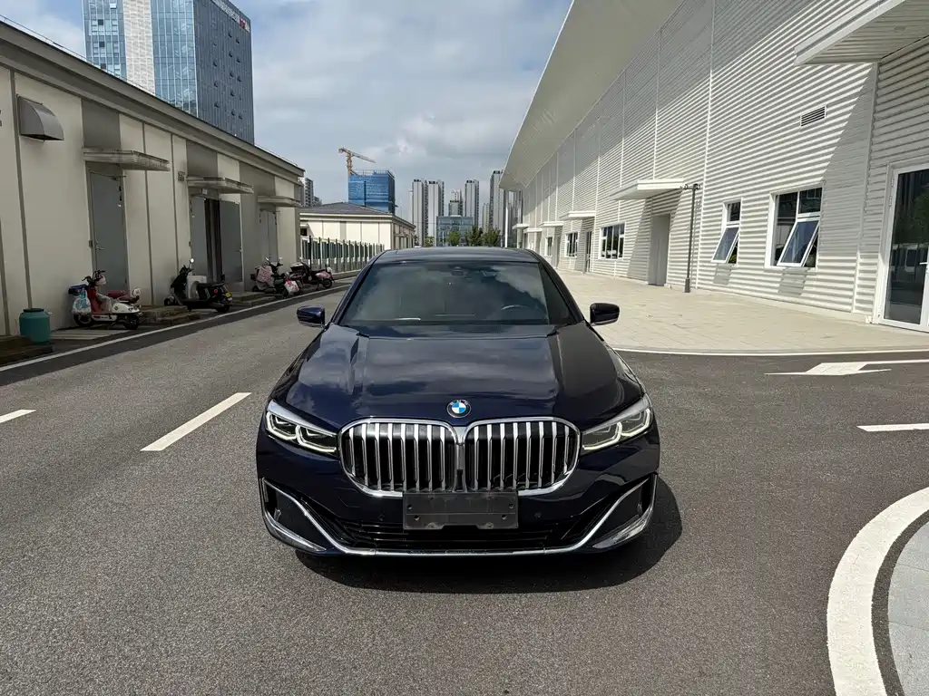 BMW 7 Series — миниатюра 3