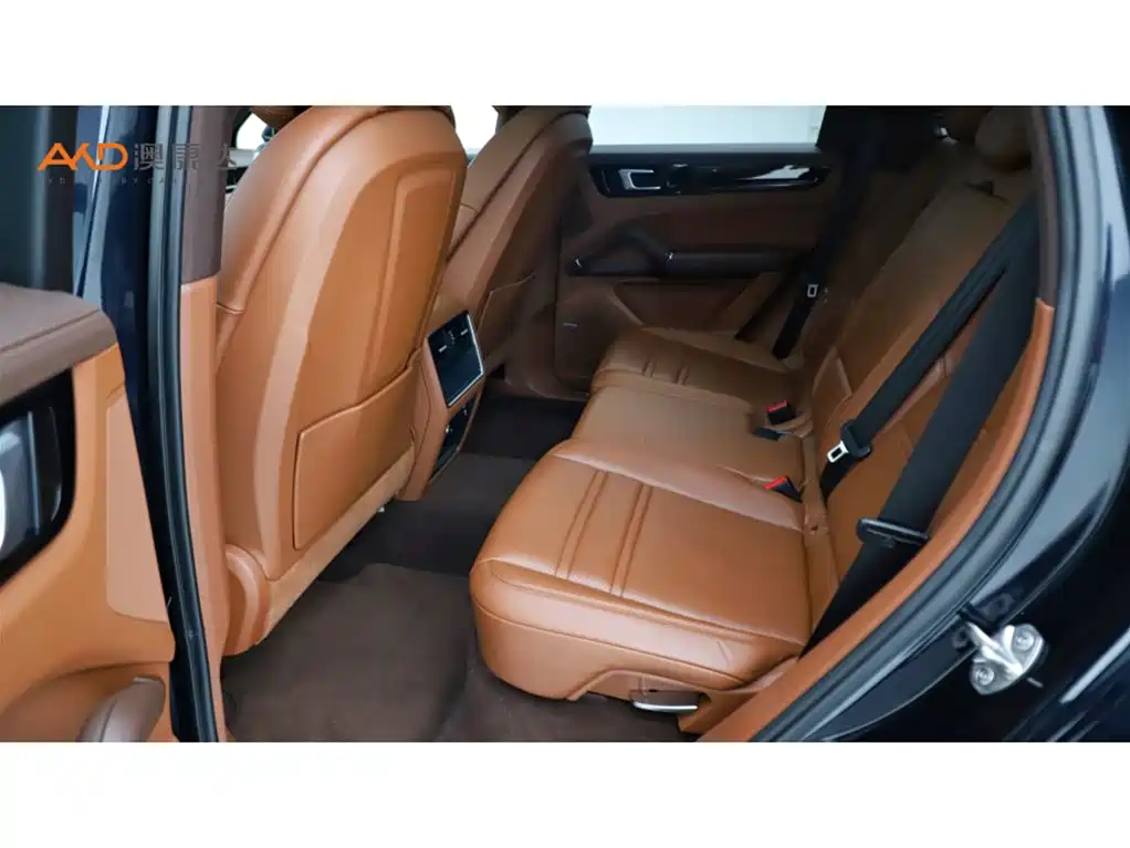Porsche Cayenne — миниатюра 7