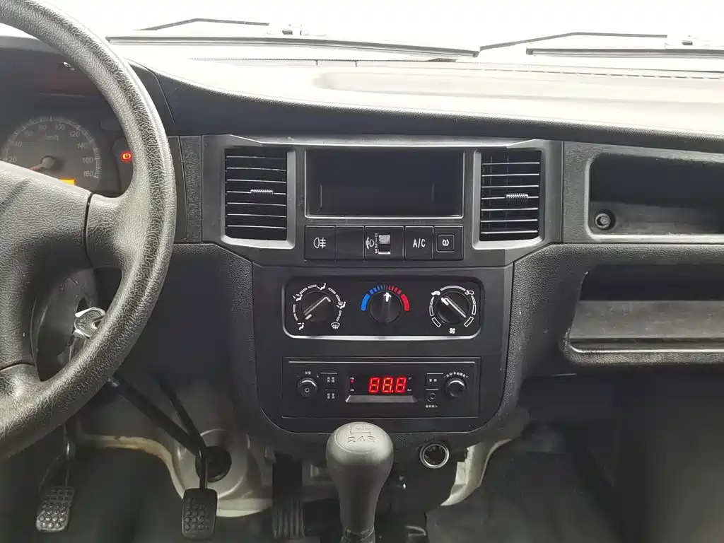 Wuling Zhiguang — миниатюра 12