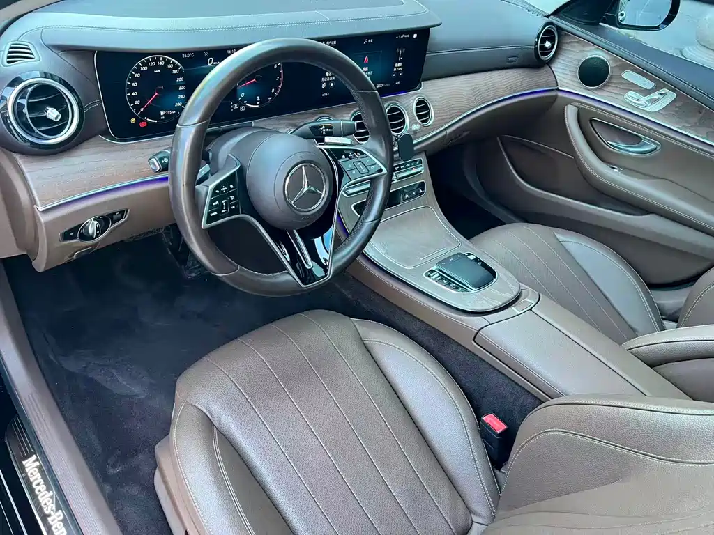 Mercedes-Benz E-Class — миниатюра 4